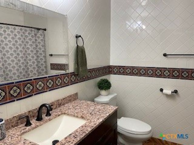 304 Oak Plaza, Austin, TX 78753