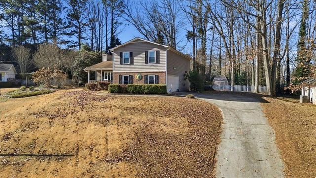 993 Medina SW Drive, Lilburn, GA 30047