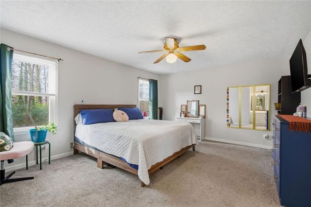 993 Medina SW Drive, Lilburn, GA 30047