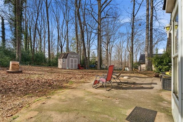 993 Medina SW Drive, Lilburn, GA 30047