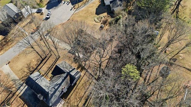 993 Medina SW Drive, Lilburn, GA 30047