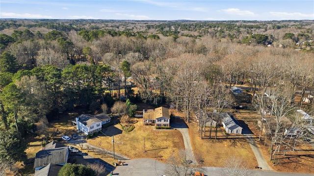 993 Medina SW Drive, Lilburn, GA 30047