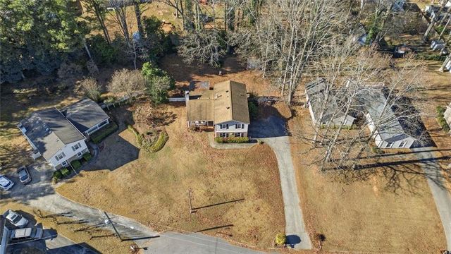 993 Medina SW Drive, Lilburn, GA 30047