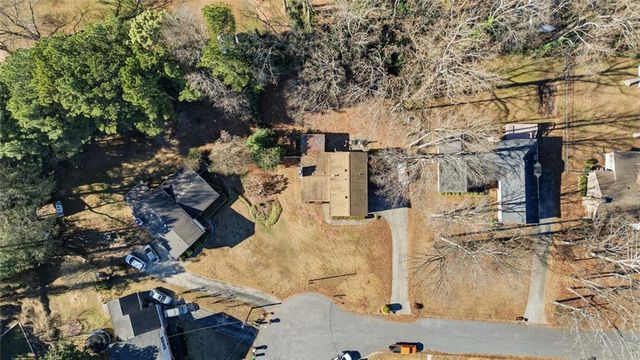 993 Medina SW Drive, Lilburn, GA 30047