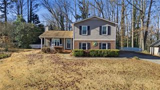 993 Medina SW Drive, Lilburn, GA 30047