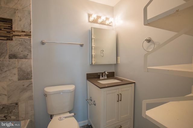 5517 HUNT PL NE, Washington, DC 20019