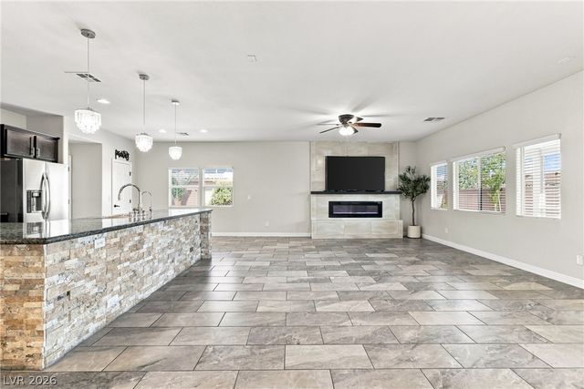 2668 Dorshester Heights Court, Las Vegas, NV 89108