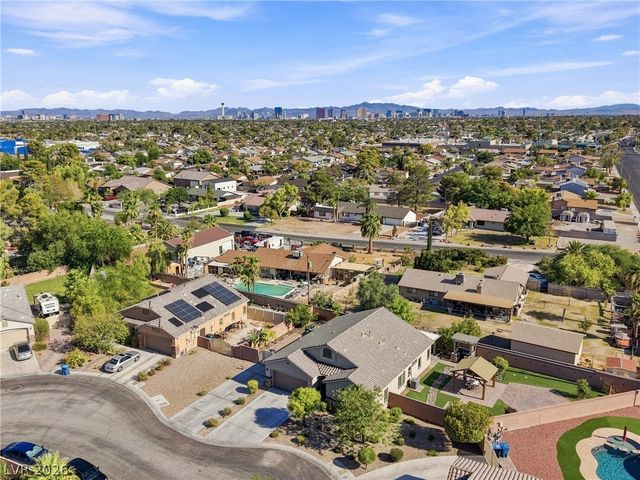 2668 Dorshester Heights Court, Las Vegas, NV 89108