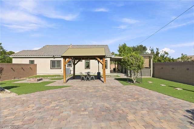 2668 Dorshester Heights Court, Las Vegas, NV 89108