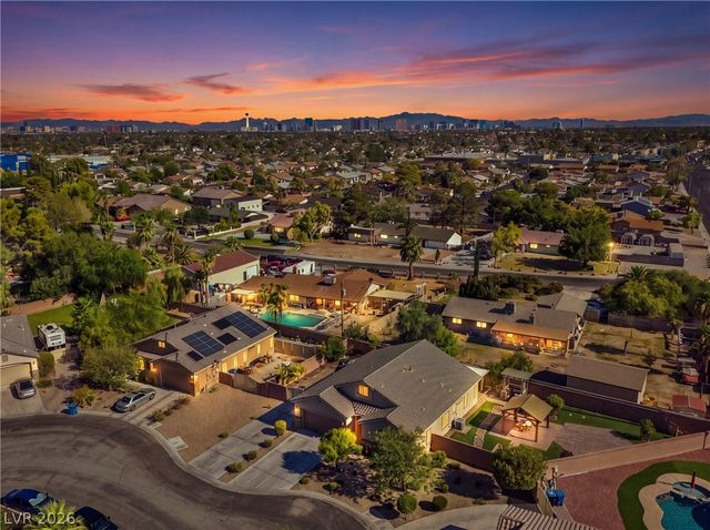 2668 Dorshester Heights Court, Las Vegas, NV 89108