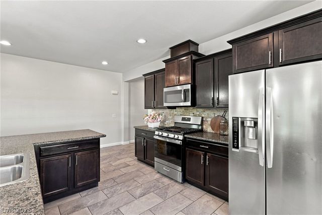 2668 Dorshester Heights Court, Las Vegas, NV 89108