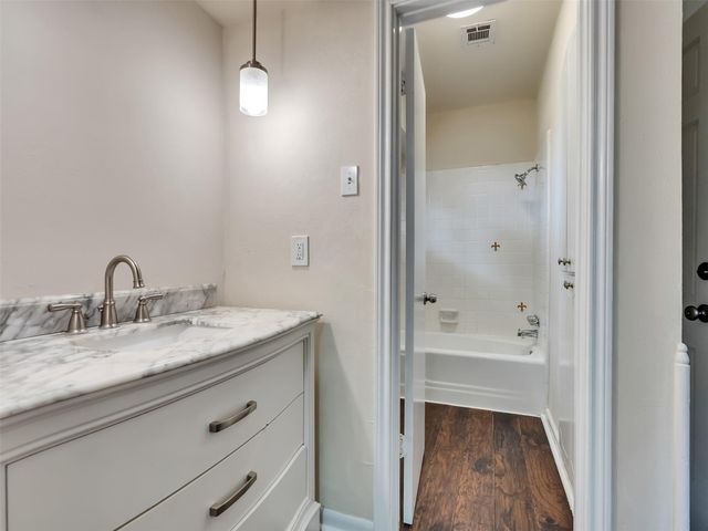 7814 Knob Hill Avenue, Pasadena, TX 77505