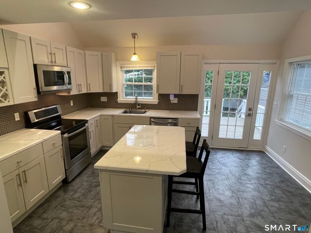 86 Ferndale Avenue, Stratford, CT 06614