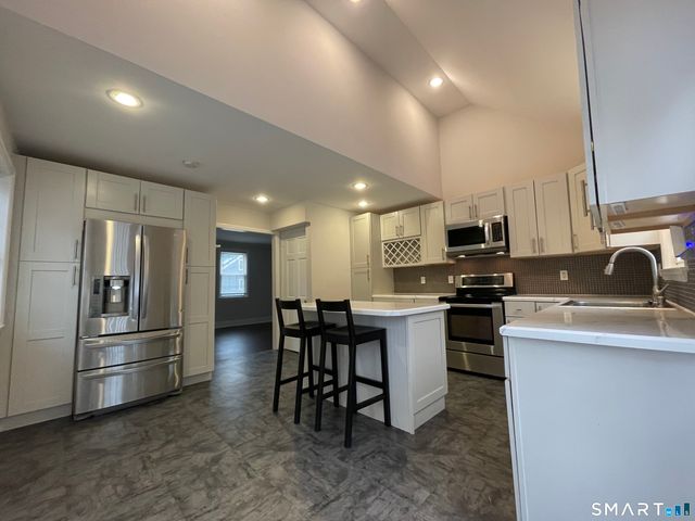 86 Ferndale Avenue, Stratford, CT 06614