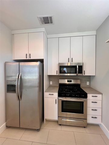 1101 Stobaugh ST B, Austin, TX 78757