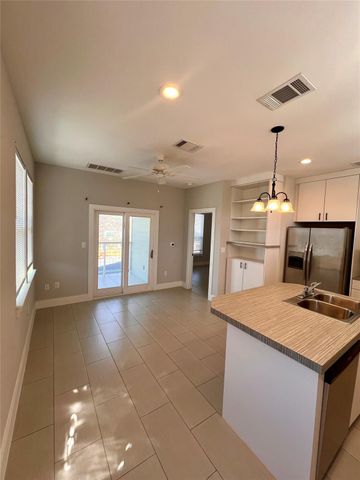 1101 Stobaugh ST B, Austin, TX 78757