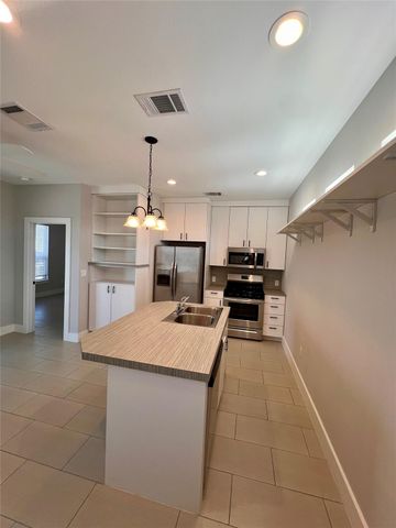 1101 Stobaugh ST B, Austin, TX 78757