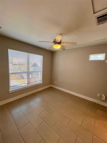 1101 Stobaugh ST B, Austin, TX 78757