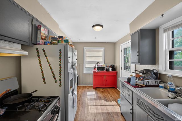 1010 W Lawrence Street, Mishawaka, IN 46545