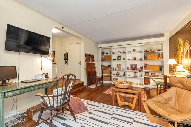 3525 77th Street B19, Jackson Heights, NY 11372