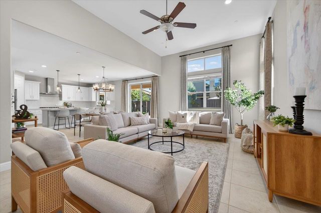 11664 Bella Verde Avenue, Fresno, CA 93730