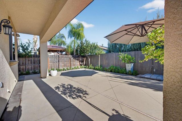 11664 Bella Verde Avenue, Fresno, CA 93730