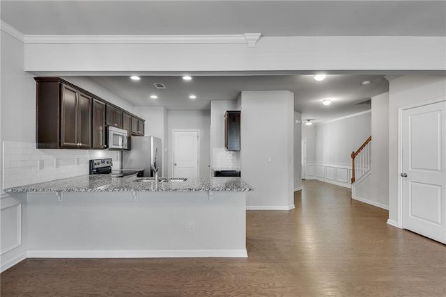 1024 Haley Woods Lane, Lawrenceville, GA 30043