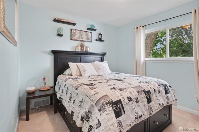 34748 Glen Street, Westland, MI 48186