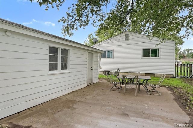 34748 Glen Street, Westland, MI 48186