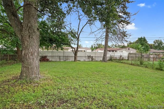 34748 Glen Street, Westland, MI 48186