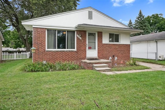 34748 Glen Street, Westland, MI 48186