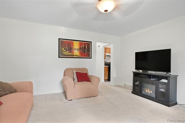 34748 Glen Street, Westland, MI 48186