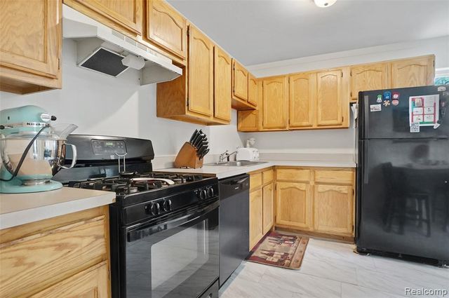 34748 Glen Street, Westland, MI 48186