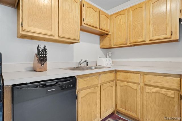 34748 Glen Street, Westland, MI 48186