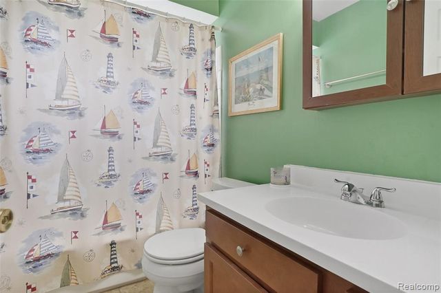 34748 Glen Street, Westland, MI 48186