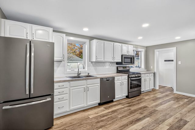 7823 Old Channel Trail, Montague City, MI 49437