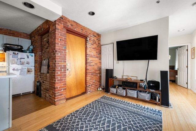 38A Charter Street 7, Boston, MA 02113