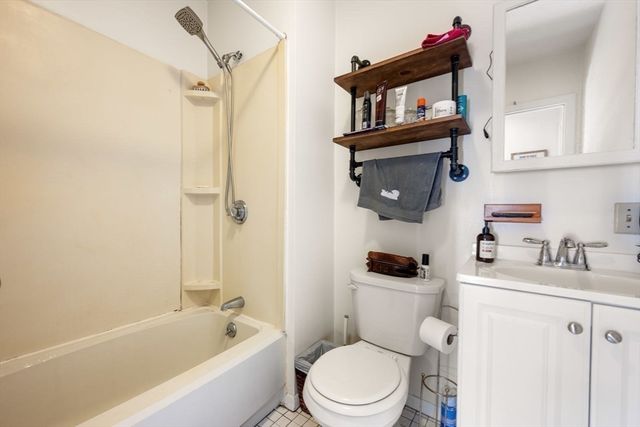 38A Charter Street 7, Boston, MA 02113