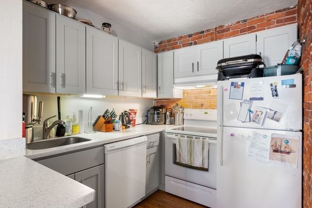 38A Charter Street 7, Boston, MA 02113