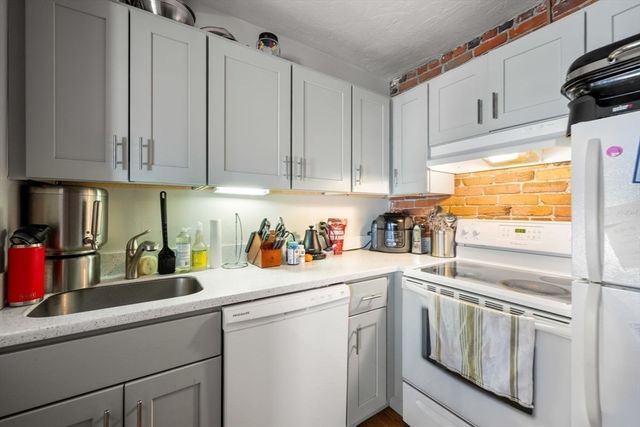 38A Charter Street 7, Boston, MA 02113
