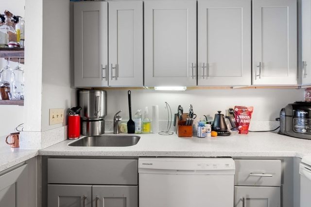 38A Charter Street 7, Boston, MA 02113