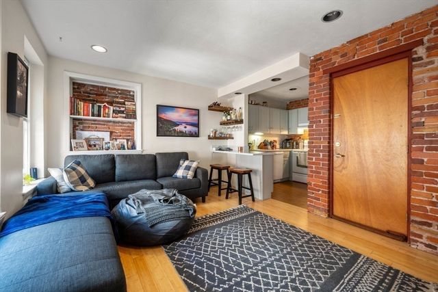 38A Charter Street 7, Boston, MA 02113