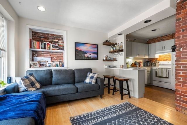 38A Charter Street 7, Boston, MA 02113