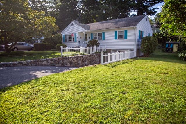 72 Eustis Ave, Wakefield, MA 01880