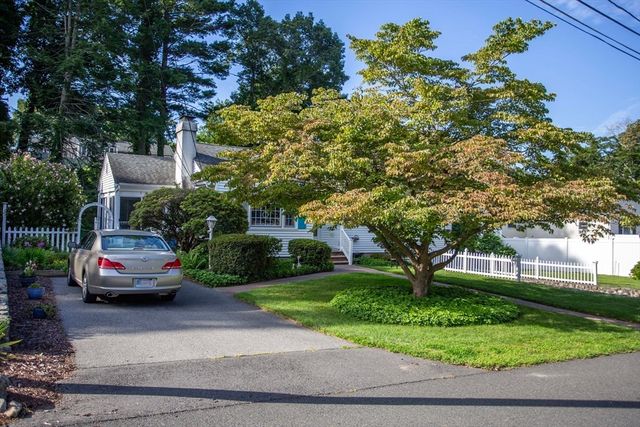 72 Eustis Ave, Wakefield, MA 01880