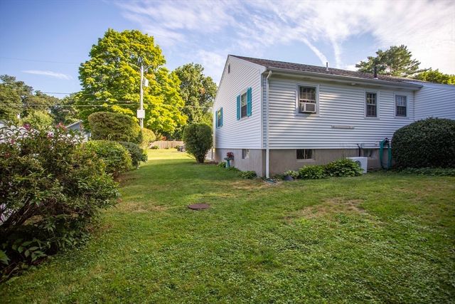 72 Eustis Ave, Wakefield, MA 01880