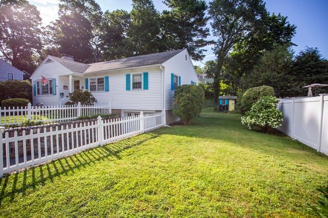 72 Eustis Ave, Wakefield, MA 01880