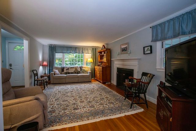 72 Eustis Ave, Wakefield, MA 01880