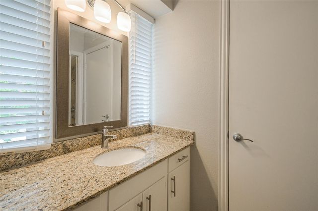 7830 Meadow Park Drive 109, Dallas, TX 75230