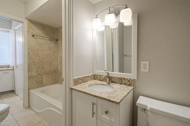 7830 Meadow Park Drive 109, Dallas, TX 75230